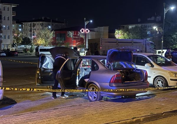 Otomobilde çakmak gazı patladı: 1 ölü, 2 yaralı