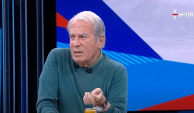 "Galatasaray geçen senenin önünde futbol oynamıyor!"