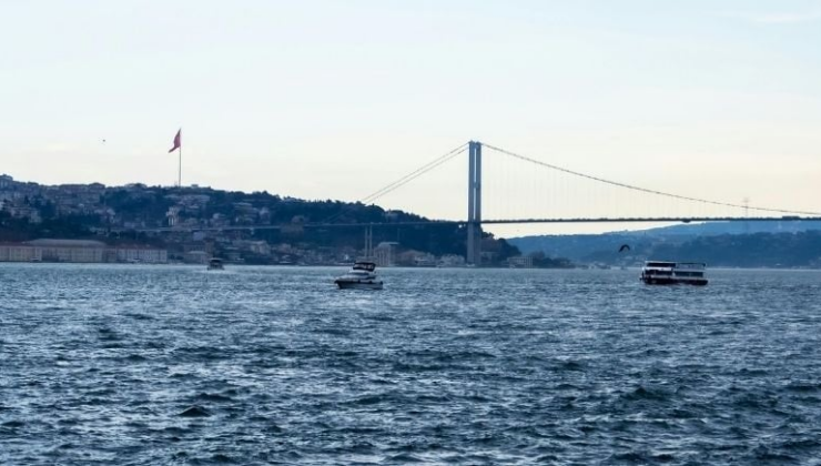 Yedekli gemi geçişi nedeniyle İstanbul Boğazı gemi trafiğine kapatıldı