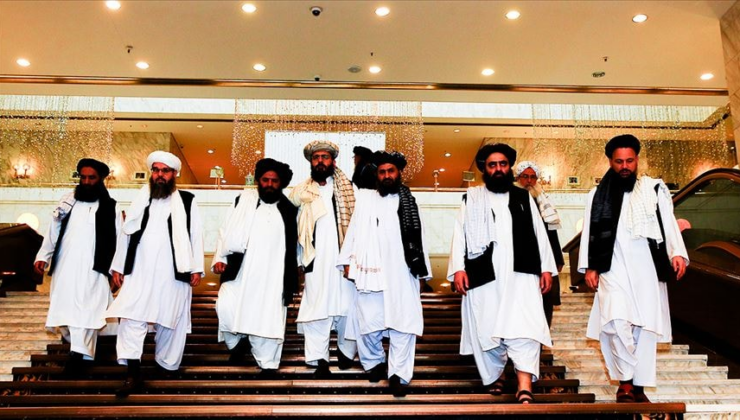 Taliban 'kadın hakları, insan hakları' kitaplarını yasakladı