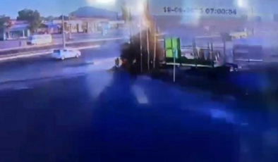 Anne ile oğlunu ayıran kaza kamerada!