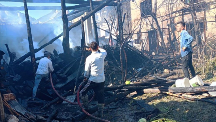 Kütahya'da otomobil patladı, çıkan yangında 3 ev küle döndü