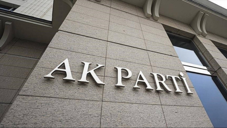 AKP'de peşe peşe istifalar sonrası ilk açıklama