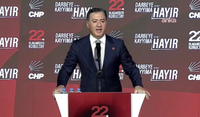 CHP’nin 22. Olağanüstü Kurultayı başladı: Özel’den “Bu iktidar Trump’tan icazet aldı” çıkışı