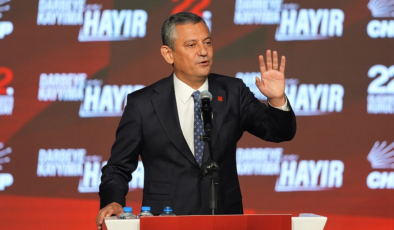 CHP'de Özgür Özel istedi yönetim düştü… Tekrar oylama yapılıyor