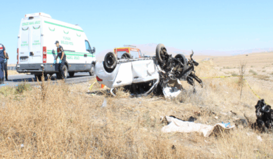 Konya'da devrilen otomobildeki 3 kişi hayatını kaybetti