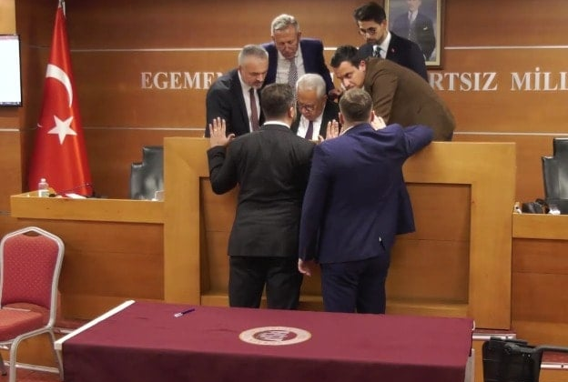 Eşitlik bozulmadı kurada CHP'li isim başkan oldu