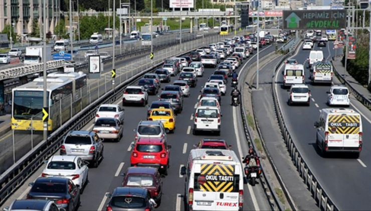 İstanbul tıklım tıklım doldu! Yoğunluk ağızları açık bıraktı