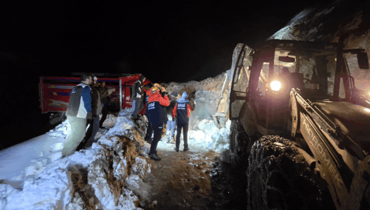Rize'de çığ nedeniyle mahsur kalan 15 kişi kurtarıldı