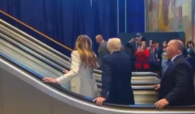 Yürüyen merdiven Trump binecekken arızalandı! Beyaz Saray'dan açıklama geldi