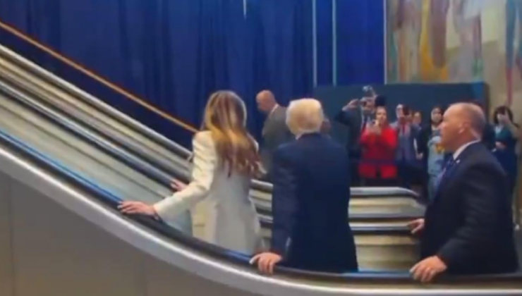 Yürüyen merdiven Trump binecekken arızalandı! Beyaz Saray'dan açıklama geldi