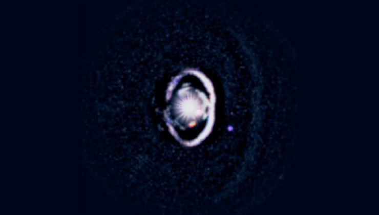 Astronomlar ilk kez karanlıkta doğan bir bebek gezegenin fotoğrafını çekti