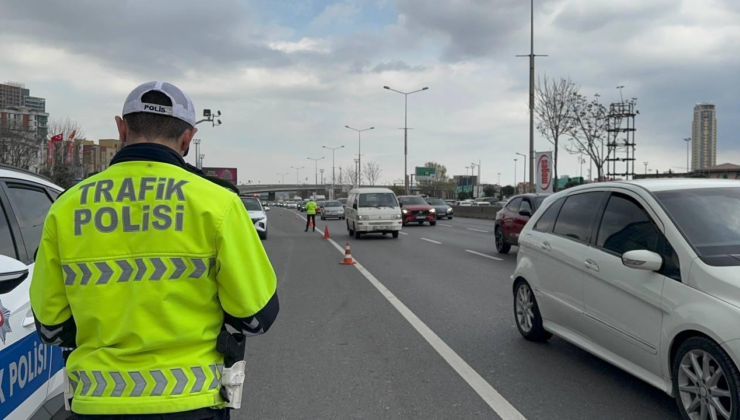 Trafikte tartışan sürücünün ehliyetine el konuldu