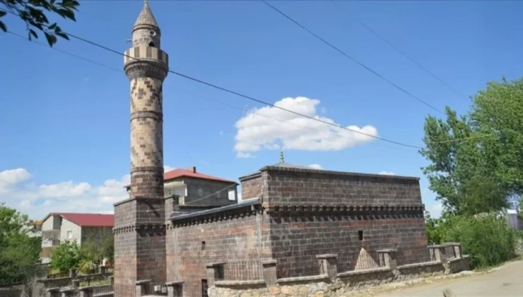 Muş’ta Tarihi Murat Paşa Camisi 85 Yıl Sonra Yeniden İbadete Açıldı