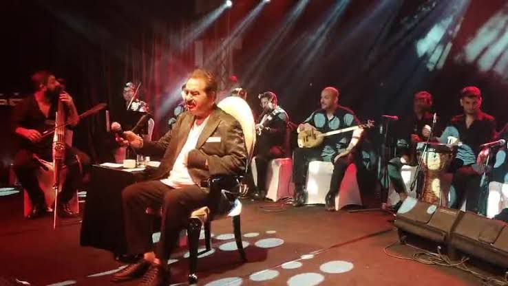 Kırşehir’de “Vefa Gecesi”: Tatlıses’ten Neşet Ertaş’a Saygı Selamı