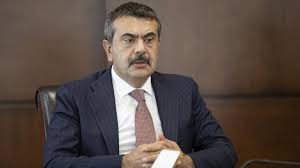 Yusuf Tekin: “İmam Hatipler 4+4+4 ile Özgürlüklerine Kavuştu”