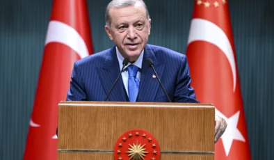 YÖK’ün Ardından Cumhurbaşkanı Recep Tayyip Erdoğan Duyurdu: Üniversite Eğitimi Üç Yıla Düşecek